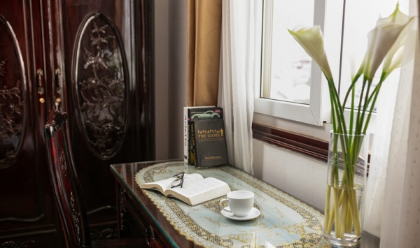 DELUXE TWINS WITH WINDOW