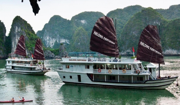 Halong Fantasea Cruise - 2 days 1 night on boat